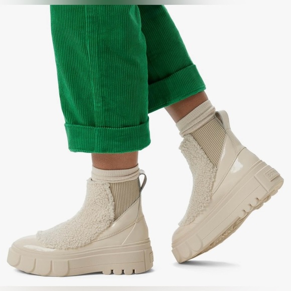 SOREL Caribou X Boot Cozy Faux Shearling Trim Chelsea Boots Sz 11 - Picture 1 of 12